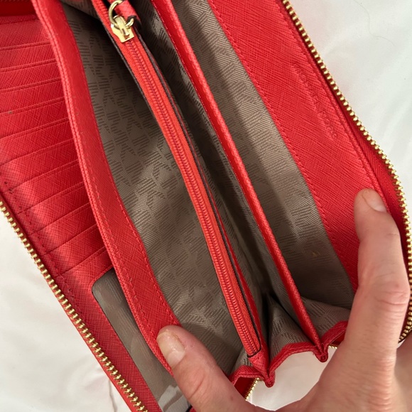 Michael Kors wallet - Picture 2 of 5